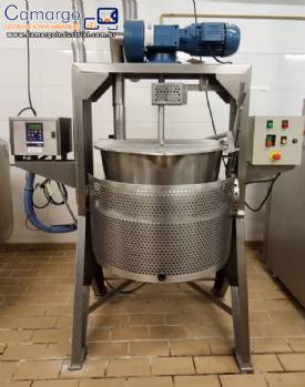 Tacho encamisado basculante em inox � g�s Mecamau 150 litros