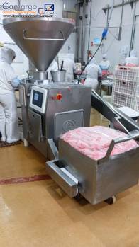 Embutideira com retorcedor de lingui�as Risco RS 114