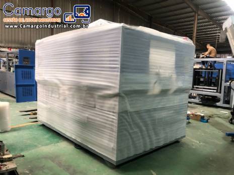 Sopradora autom�tica de 2 cavidades WATON para frascos garrafas PET